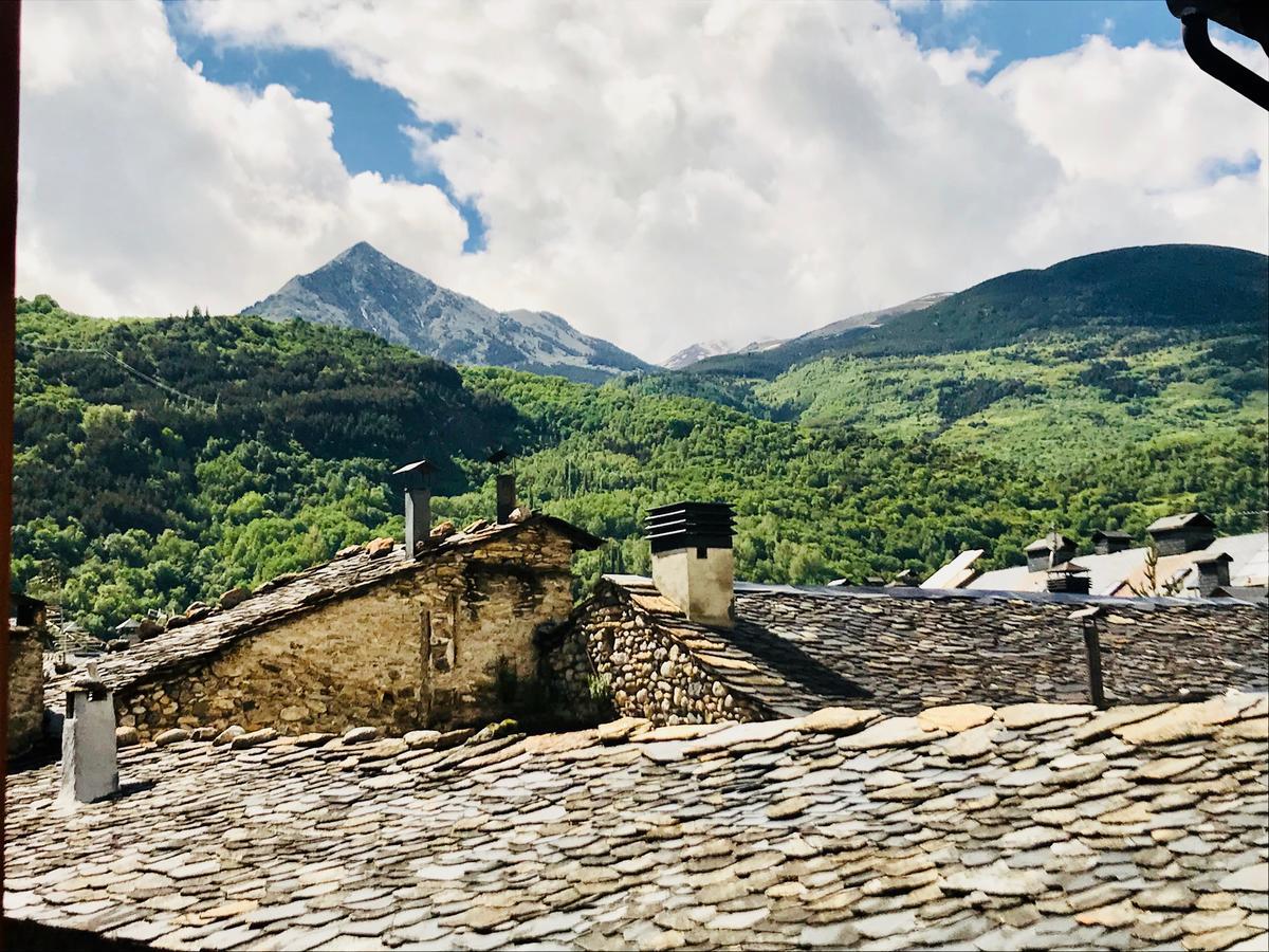 Bpirineos-Las Plazas Benasque Bagian luar foto